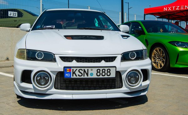 Scopri i benefici delle auto ibride: perché sceglierle al posto dei veicoli tradizionali a combustione interna?